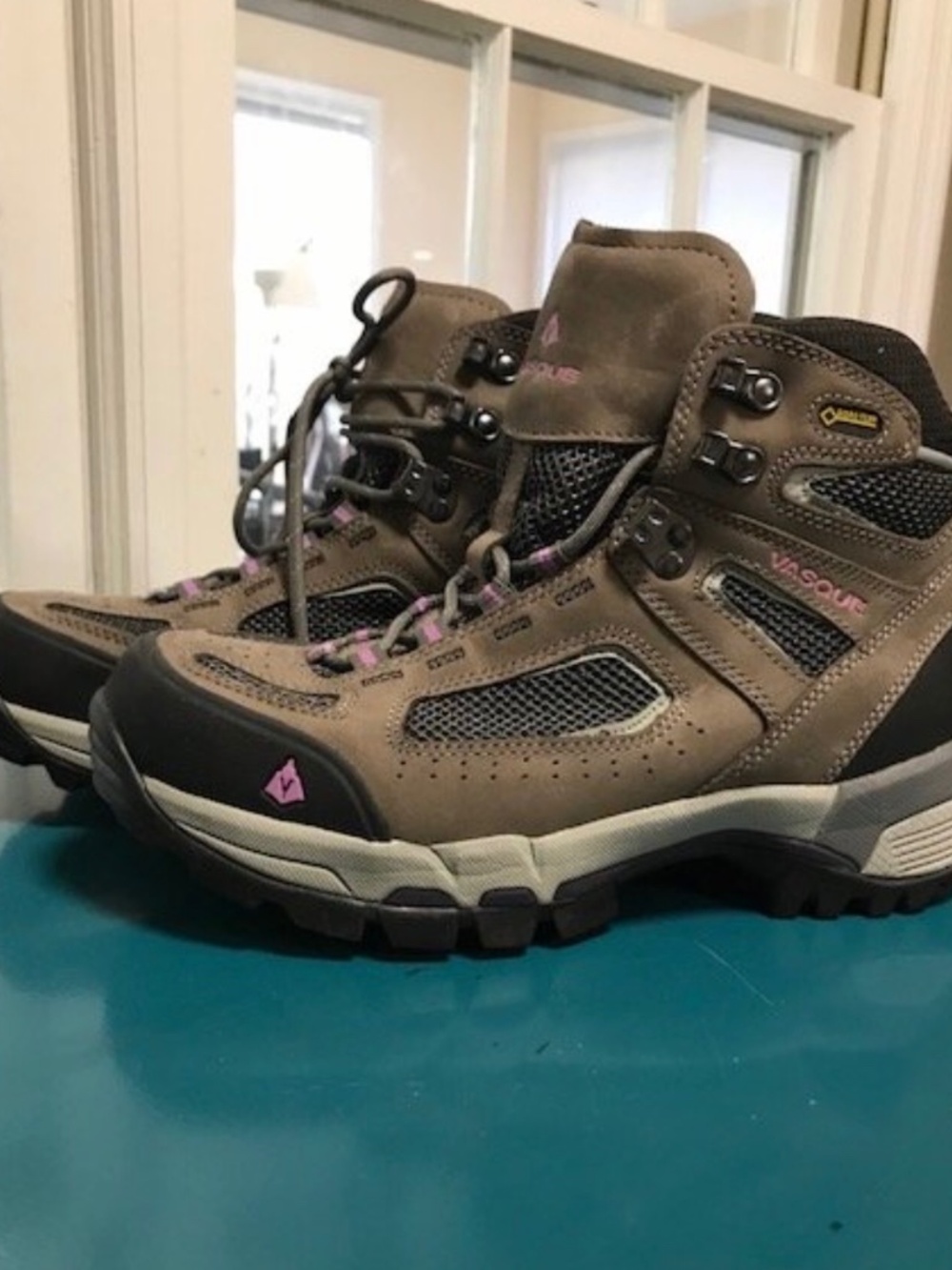 Vasque women’s 8.5 hiking boots